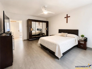 Casa familiala,790mp teren,5+dormitoare, livada,2 garaje,panouri 8 kW, Tarnaveni
 - imagine 4