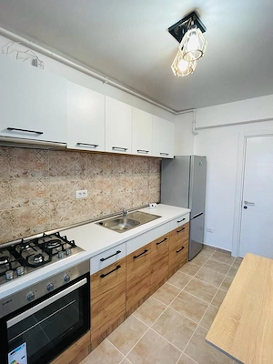 Studio de Închiriat | Complet Mobilat & Utilat | AC + Centrală + Balcon - imagine 3