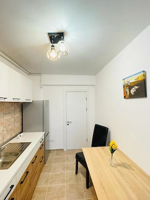Studio de Închiriat | Complet Mobilat & Utilat | AC + Centrală + Balcon - imagine 4