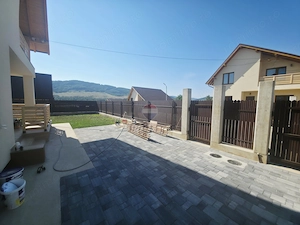 Casă / Vilă cu 4 camere de închiriat în zona Calea Romanului - imagine 3