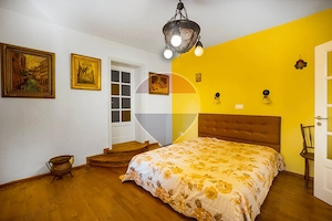 Vilă individuală 8 camere, str. Horia, la 800 metri de Piața Sfatului - imagine 19