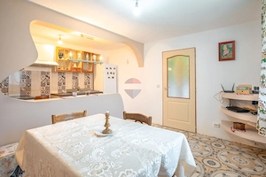 Casă locuibilă Șinca Veche – central, 931 mp teren, șură tradițională - imagine 7