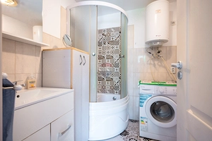 Casă locuibilă Șinca Veche – central, 931 mp teren, șură tradițională - imagine 11
