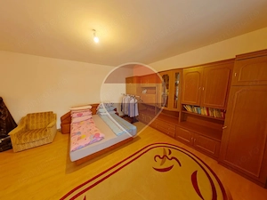 Casă / Vilă cu 8 camere de închiriat - imagine 10