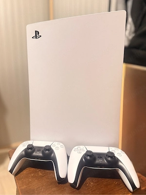    PS5 825GB Disc Edition + 2 controllere + 3 jocuri | 2.299 LEI NEGOCIABIL