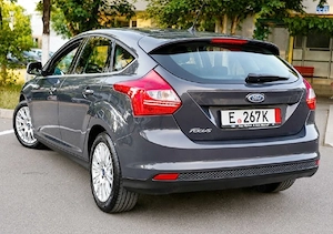 Ford Focus Titanium 1.6 benzină clasic MPI, Clima - imagine 5