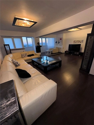 Apartament 4 Camere Semidecomandat Piata Sudului