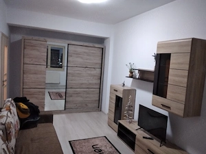 închiriez garsonieră confort I zona Vișoianu  - imagine 2
