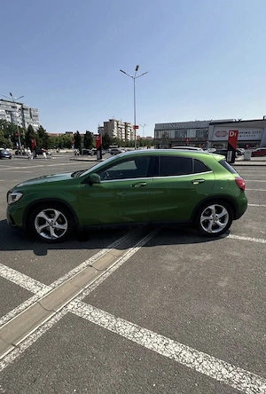 Vând Mercedes-Benz GLA 220 d 4MATIC  - imagine 2