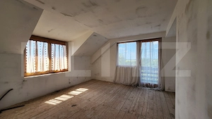 Apartament cu 3 camere, 80 mp, 3.000 mp teren, zona Reghin - imagine 2