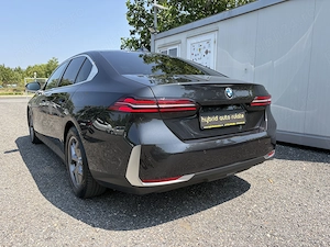 BMW 520   2.0 MHEV   208 CP - imagine 2
