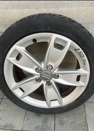 Vând jantă Audi pe 17