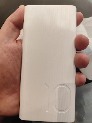 Vând baterie externa honor 10000 mah noua 