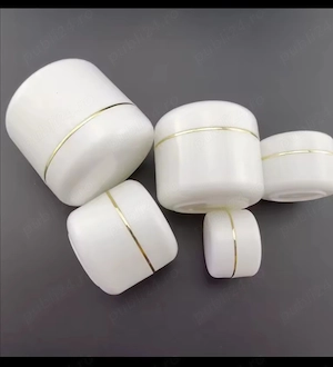 Cutie de crema din plastic de 50 si 250 de gram