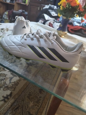 Vând crapone adidas marimea 37 