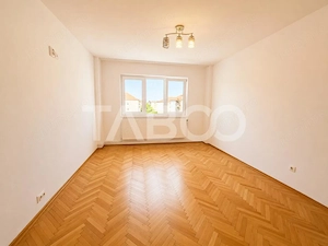 Strand Apartament decomandat de vanzare 2 camere balcon etaj 4 pivnita - imagine 6