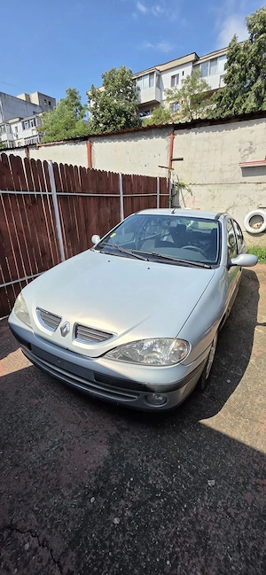 Dezmembrez Renault Megane 1