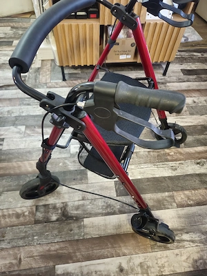 Rolator medical cu 4 roți, șezut și frâne   CMT-02-RED   roșu