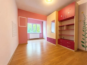 3 camere decomandat, etaj 1, centrală proprie, 2 balcoane + logie - imagine 11