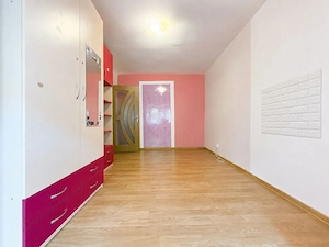 3 camere decomandat, etaj 1, centrală proprie, 2 balcoane + logie - imagine 13