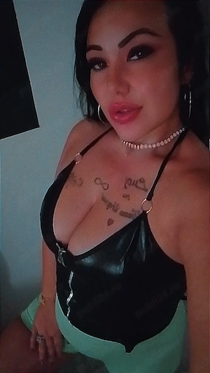Mona        