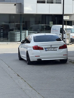 BMW F10 Seria 5 benzina - imagine 4