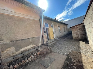 Vand casa caramida,str.Oituz,vis a vis de Salvare si Spital - imagine 11