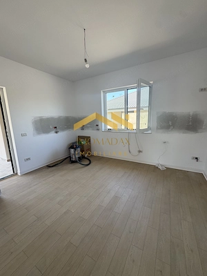 -Casa individuală -4 camere -2 băi - - imagine 11