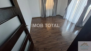 Spațiu Comercial de Închiriat   Zona Crinului, (295 mp) etaj 1 si 2 - imagine 12