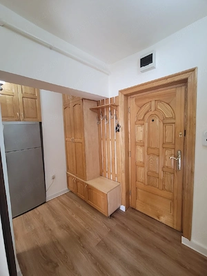 garsoniera zona sensul vechi etaj 2 direct de la propietar 