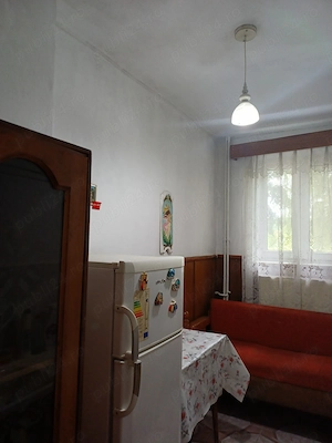 Vand apartament 2 camere Comanesti - imagine 8