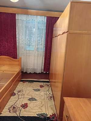 Vand apartament 2 camere Comanesti - imagine 9