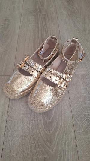 Pantofi de piele