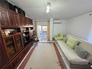Apartament cu 2 camere si terasa, zona Decebal