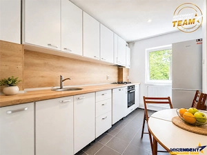 Confort,liniste,pozitie apreciabila: Apartament renovat,decomandat,3 camere,etaj 1,Lenin, Sfantu Ghe