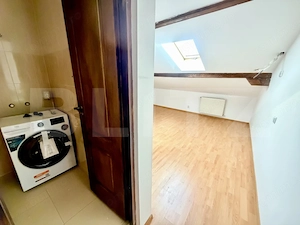 Apartament cu scara interioara 5 camere,4 bai,2 balcoane,zona Cetate - imagine 5