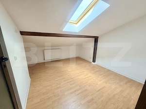 Apartament cu scara interioara 5 camere,4 bai,2 balcoane,zona Cetate - imagine 10