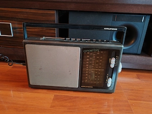 vand radio GRUNDIG concert boy 225a