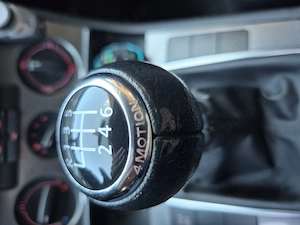 Volkswagen Passat B6 2.0 TDI 140 CP 4Motion   2  km   Ambreiaj + Volantă Noi - imagine 5