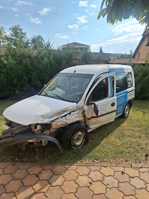 Opel combo avariat - imagine 2