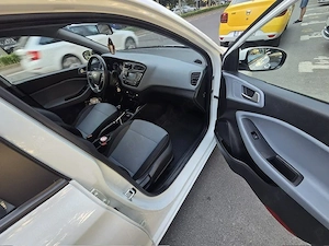 Hyundai i20, 1.2 Benzina, 59.500 Km, 2019 - imagine 4