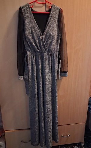 Rochie Mireasă 500 lei negociabil restul 300 lei Nrgociabil  doar în Tg Jiu 