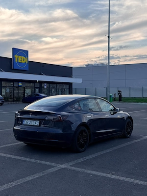 Tesla Model 3 Dual Motor Long Range - imagine 2