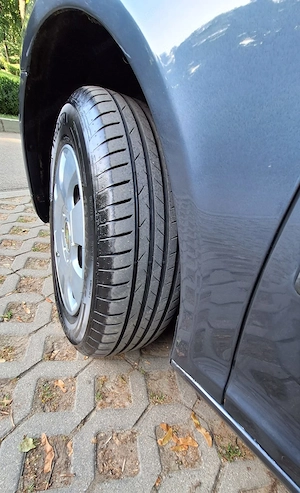 Skoda Octavia 1.6 MPI benzina 2009  vind   schimb - imagine 8