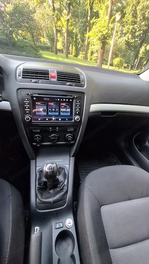 Skoda Octavia 1.6 MPI benzina 2009  vind   schimb - imagine 5