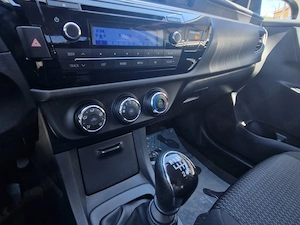 Toyota Corolla 1.33 Dual VVT-i 99 CP 2015 Luna Facelift,Clima,Incalzire scaune,Senzori parcare,Jante - imagine 9