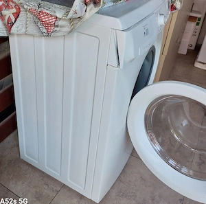 Masina de spalat haine - Electrolux