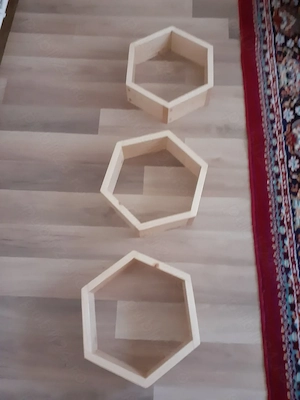 3 polițe lacuite 