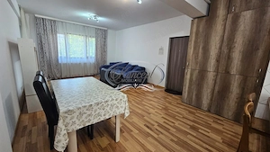 Apartament cu gradina si 2 parcari, in Europa - imagine 2