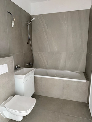 APARTAMENT CU TERASA - imagine 4